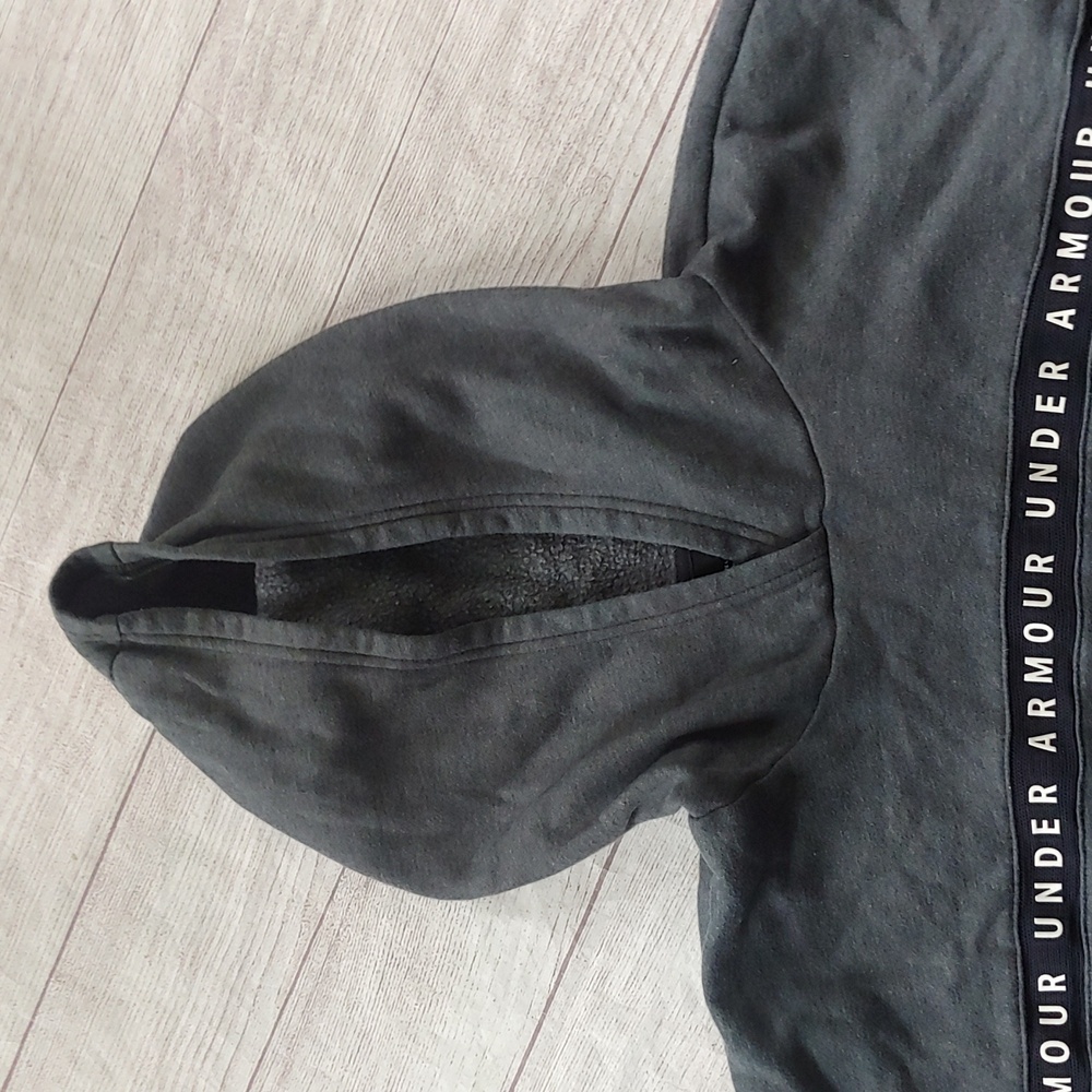 Under Armour Charcoal Cropped Hoodie - Picture 3 of 7